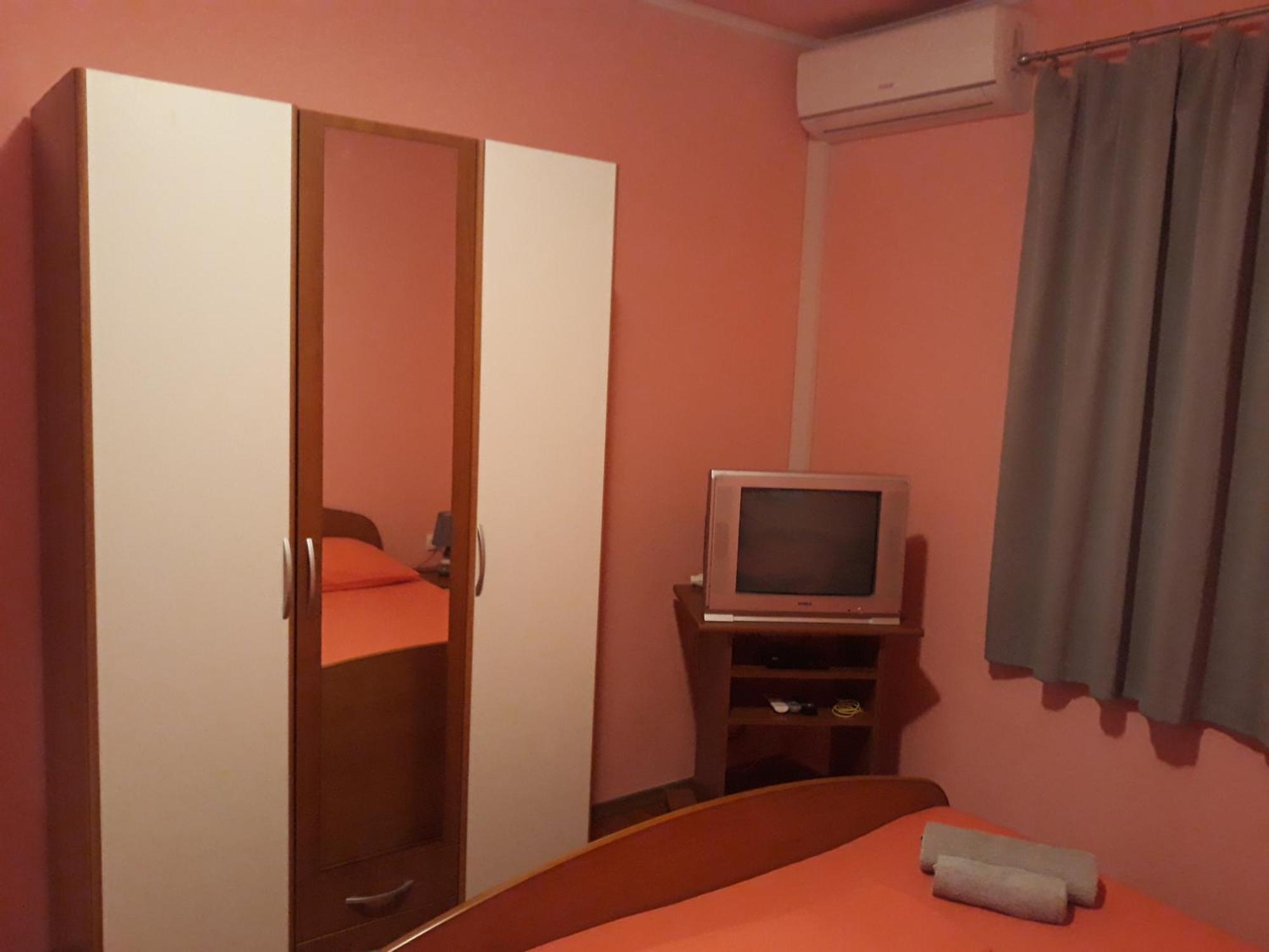 Apartments By The Sea Cove Blaca, Mljet - 4899 Saplunara Phòng bức ảnh